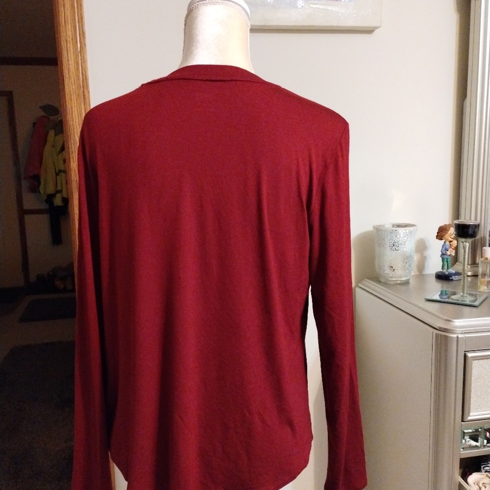 Woman's pullovers - Picture 2 of 2